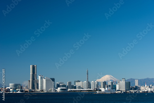 横浜と富士山と青空