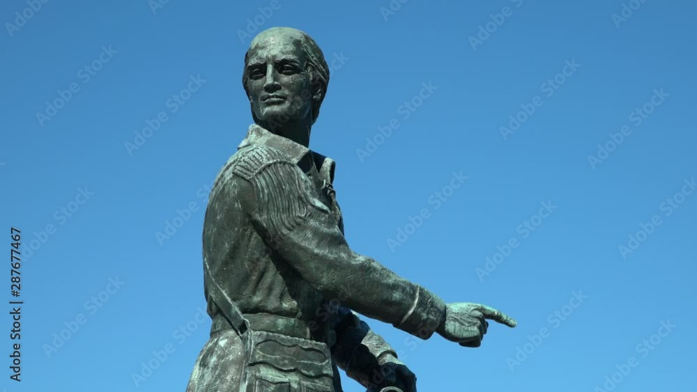 General George Rogers Clark statue medium shot pan