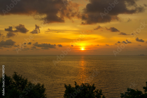 Beautiful seascape evening sunset sea and sky horizon.