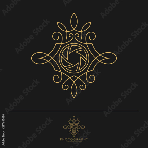 Elegant luxury photography logo design template. Lovely and Classic style. Vector illustration. - Vector