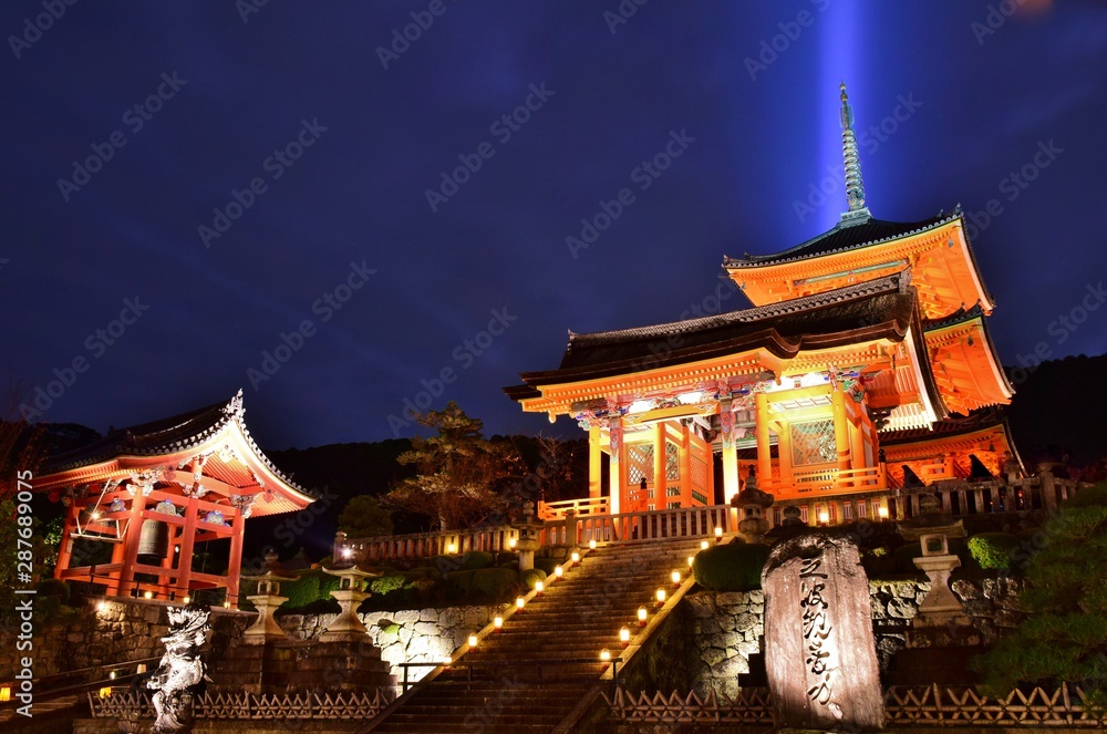Fototapeta premium Light-up of autumn leaves in Kiyomizudera temple, Kyoto
