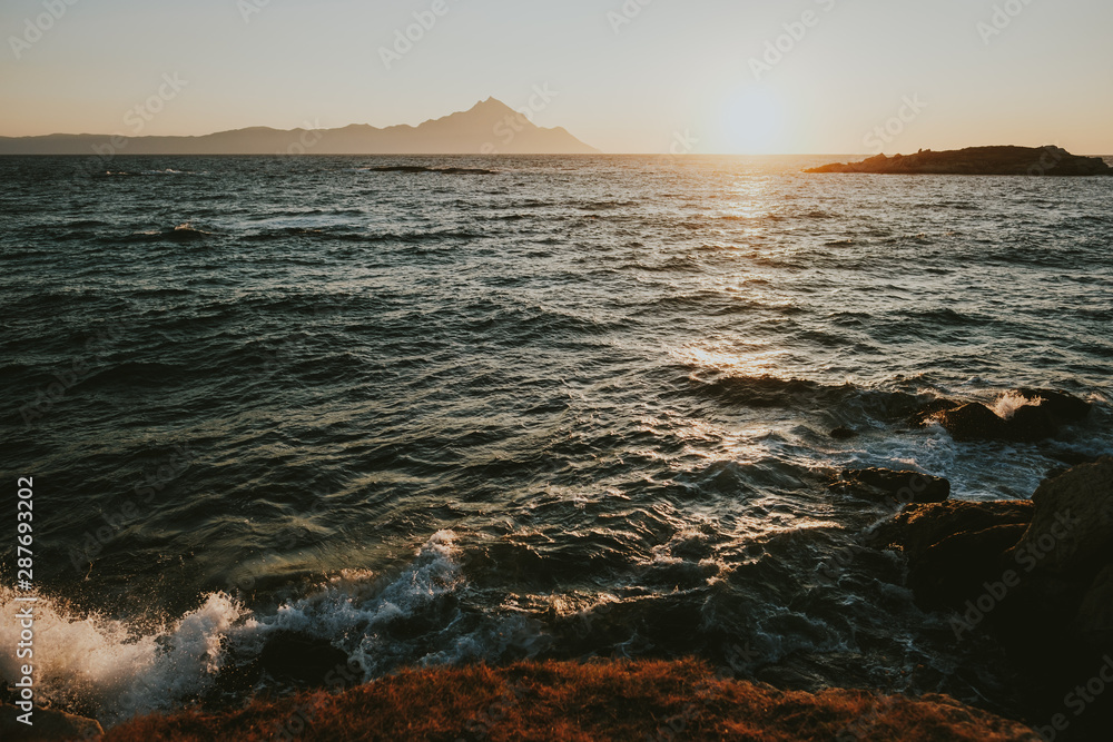 Obraz premium sunset over the sea