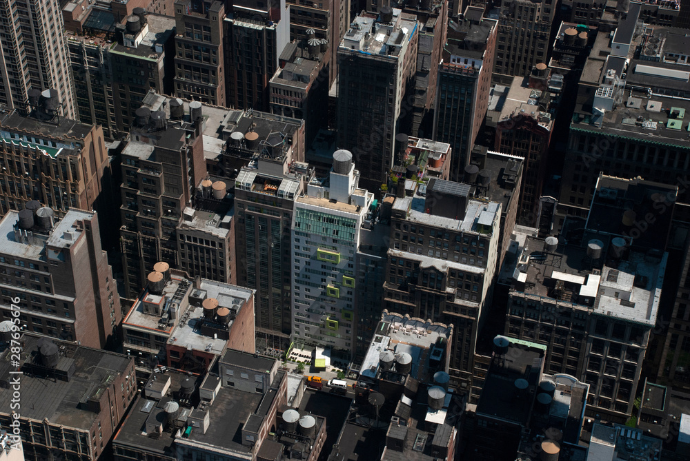 Vogelperspektive auf Wolkenkratzer und Hochhäuser in Manhattan, New York