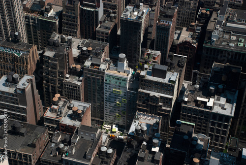 Vogelperspektive auf Wolkenkratzer und Hochhäuser in Manhattan, New York