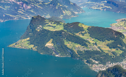 Widok na jezioro Lucerna, Rigi Kulm, Burgenstock i Alpy z góry Pilatus