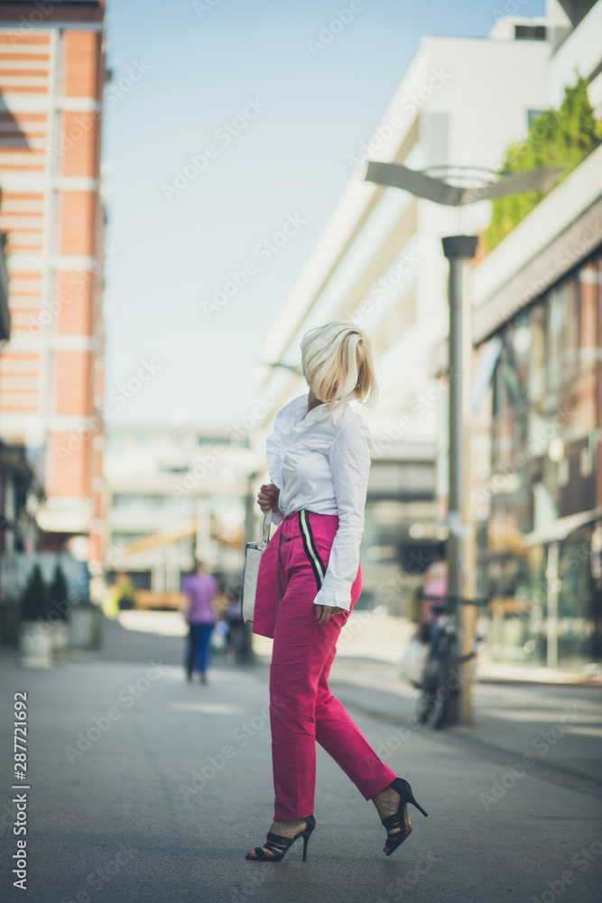 Big city is for strong woman. Big city is for strong woman.