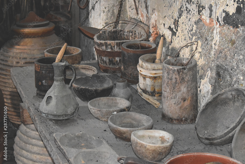 beautiful picture with old food bowls.jpg
