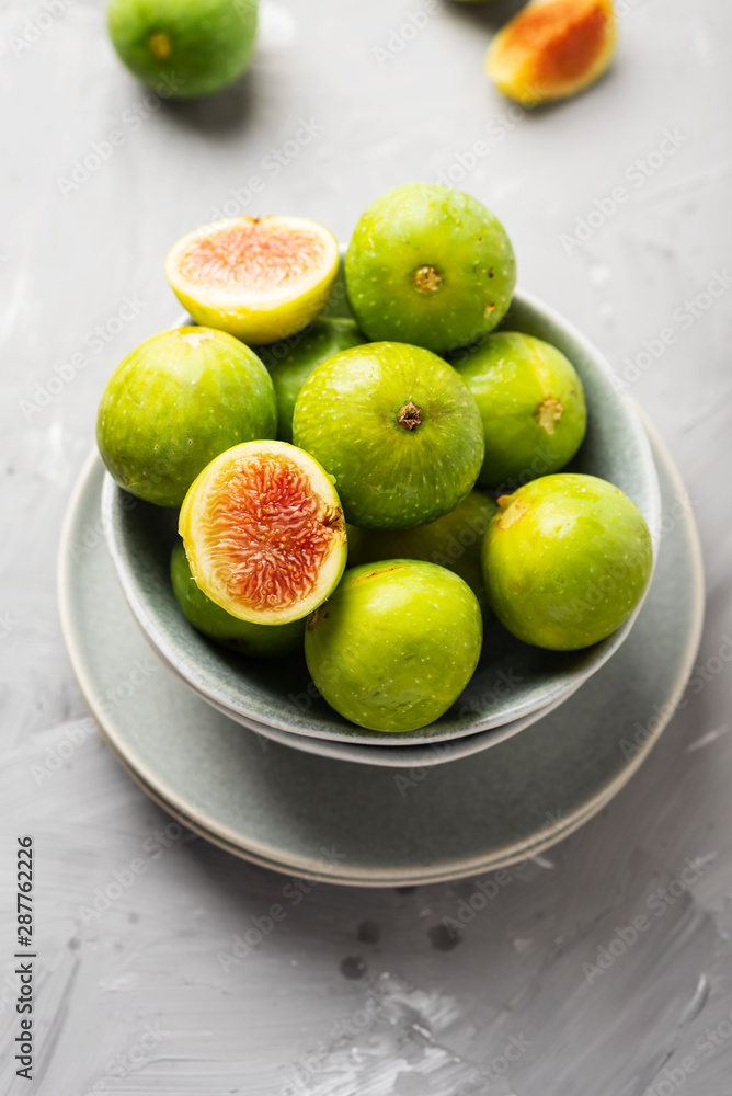 Sweet green figs Sweet green figs