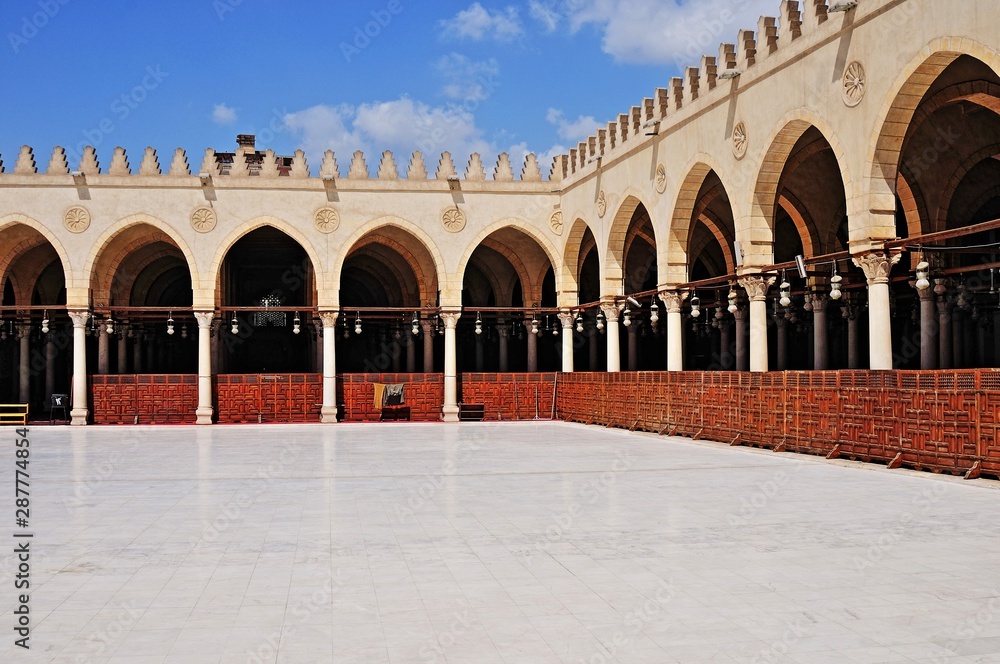 Fototapeta premium Amr bin As Mosque in the old city center of Cairo