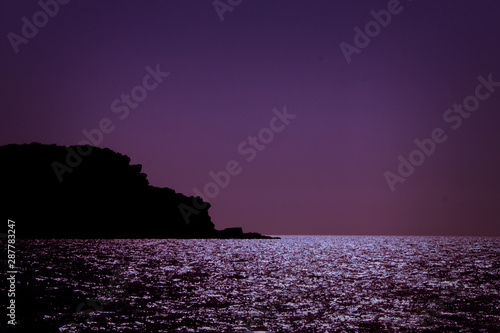 lune refletant sur la mer