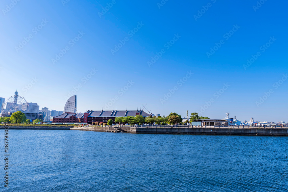 Obraz premium 横浜 海と赤レンガの風景