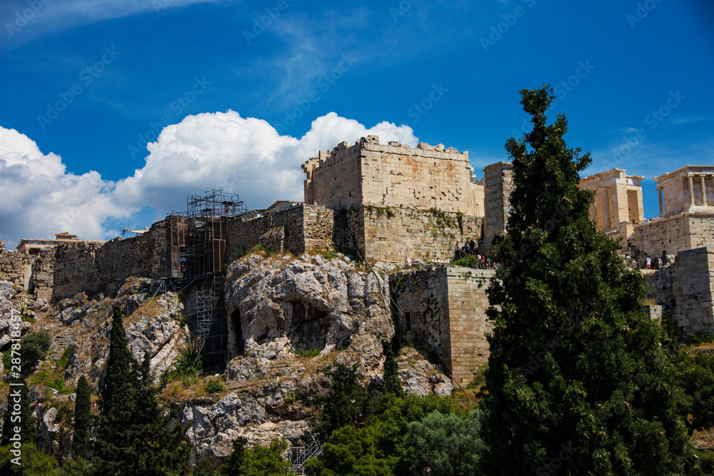 Fototapeta premium ancient ruins in athens