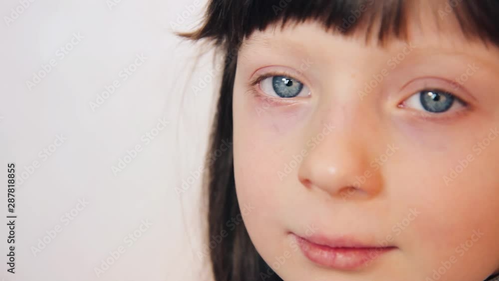 Look cute girl Look cute girl