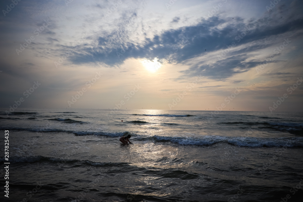 Obraz premium sunset over the sea