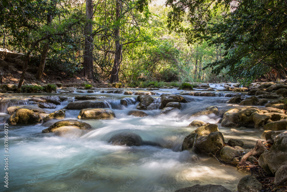 Obraz premium Cascadas de Chiflón, long exposure in the rapids of the river at the bottom of the park. Mexico