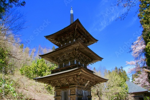 法用寺の三重の塔（福島県・会津美里町） © tk2001