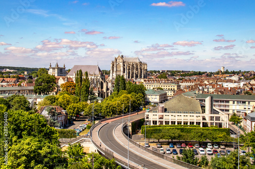 Beauvais. Cathédrale vue du quartier Saint Jean . Oise. Picardie. Hauts-de-France