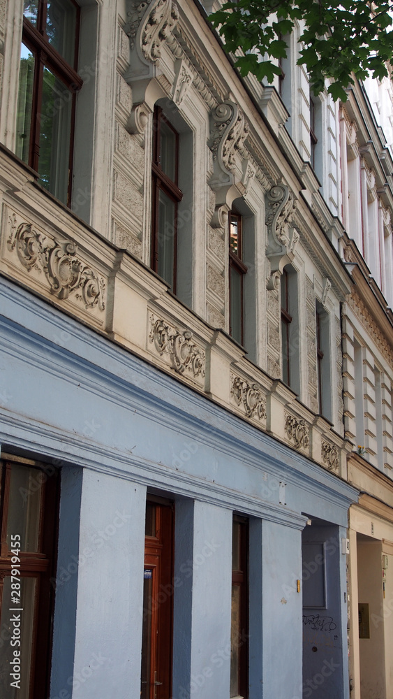 Naklejka premium Berlin: Altbauten in Prenzlauer Berg und Pankow
