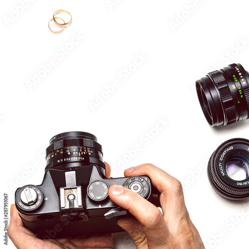Stary, analogowy aparat fotograficzny i obiektywy. Fotografowanie obrączek.