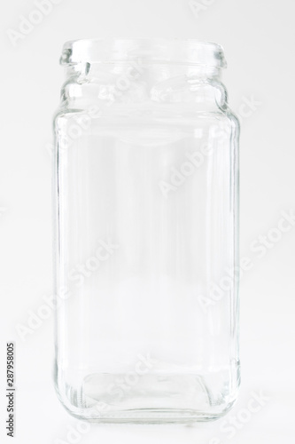 透明な瓶の空き瓶