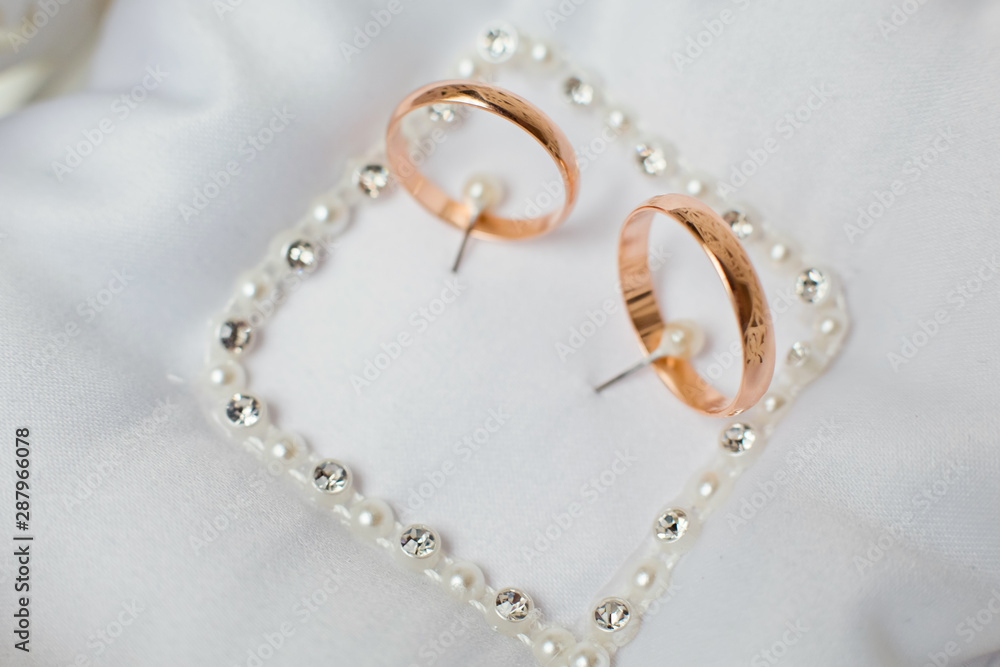 wedding rings on pillow wedding rings on pillow