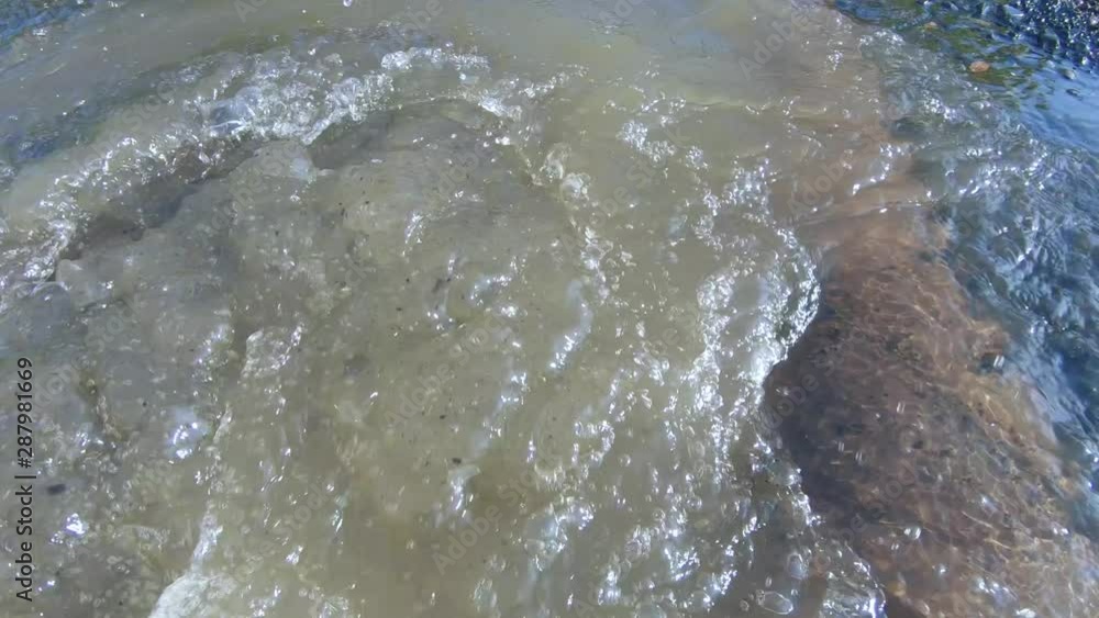 Bubbling water with slag