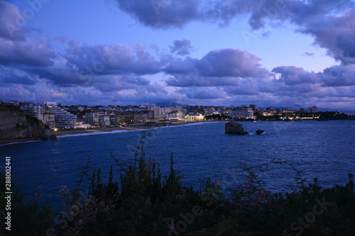 Fototapeta Naklejka Na Ścianę i Meble -  Panorama de Biarritz de nuit France