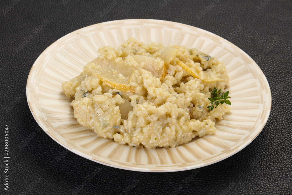 Risotto with pear and gorgonzola