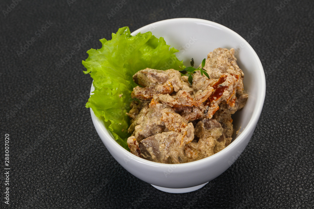 Chicken liver with cream and dry tomatoes Chicken liver with cream and dry tomatoes
