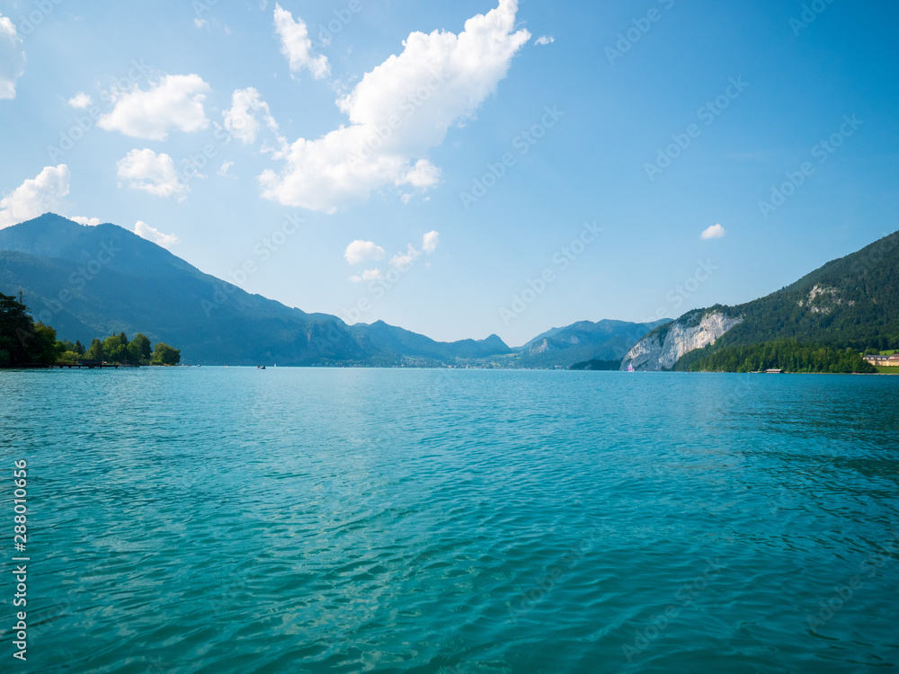 Wolfgangsee, Salzkammergut, Österreich, an einem sonnigen Sommertag