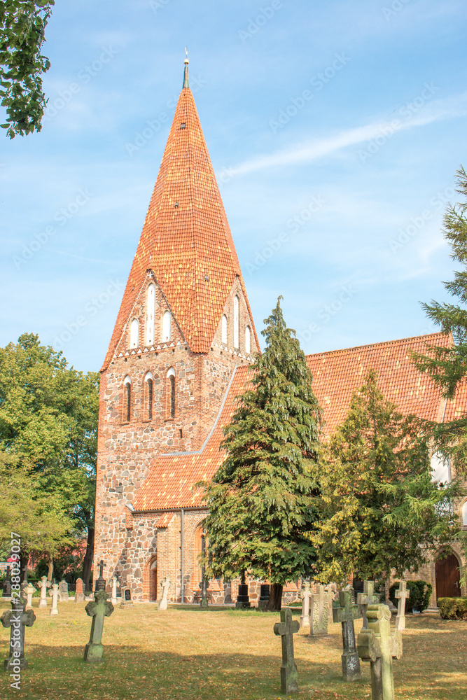 Φωτογραφία Rural Church Lichtenhagen (Dorfkirche Lichtenhagen) Hanseatic city Rostock Meckl