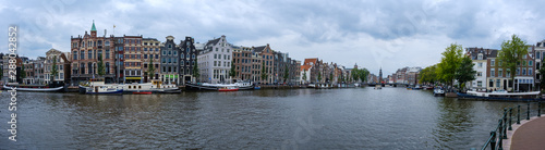 canal in amsterdam © Илья Шакало