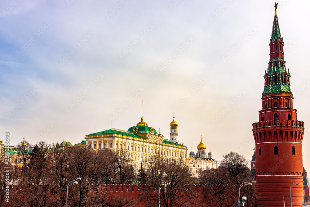 Closeup view at Kremlins red walls with Vodovzvodnaya Tower and ...