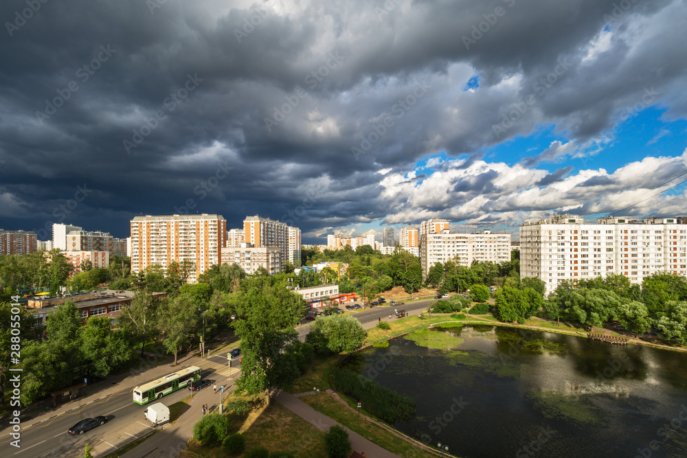 Fototapeta premium Moscow before a thunderstorm.