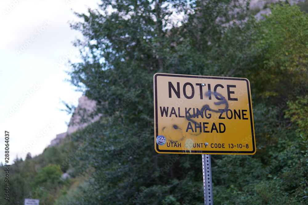 アメリカの山道で観れる標識