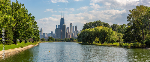 Panoramic view of Lincoln Park and the Chicago skyline.