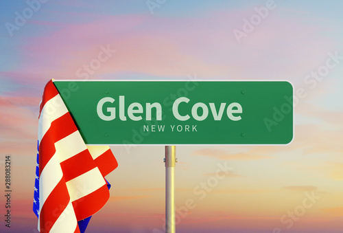 Glen Cove – New York. Road or Town Sign. Flag of the united states. Sunset oder Sunrise Sky. 3d rendering