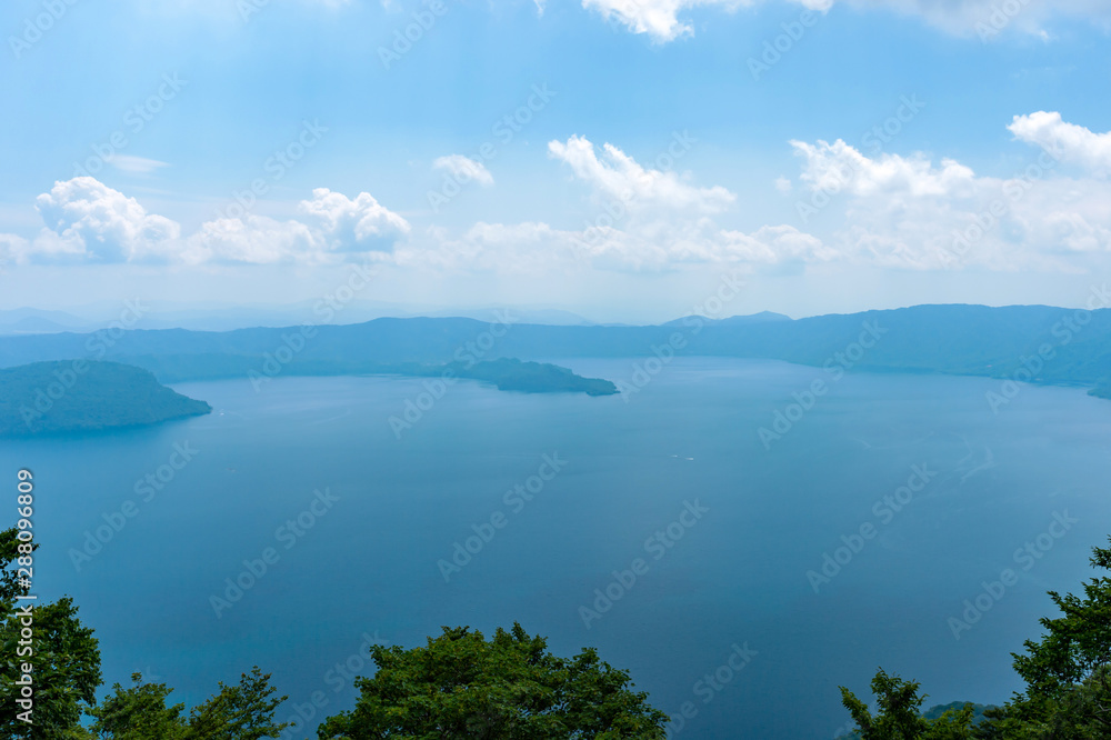 【青森県十和田湖】御鼻部山から眺める十和田湖の夏