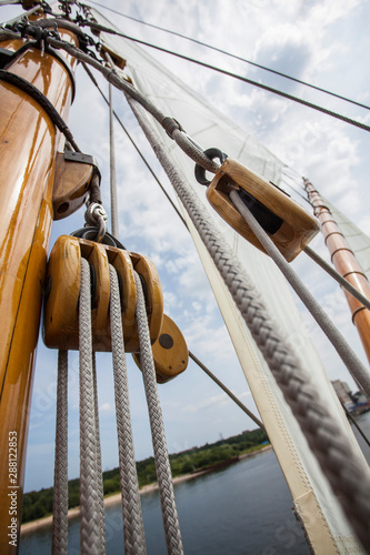 Rigg einer 12mr-Yacht, Detail