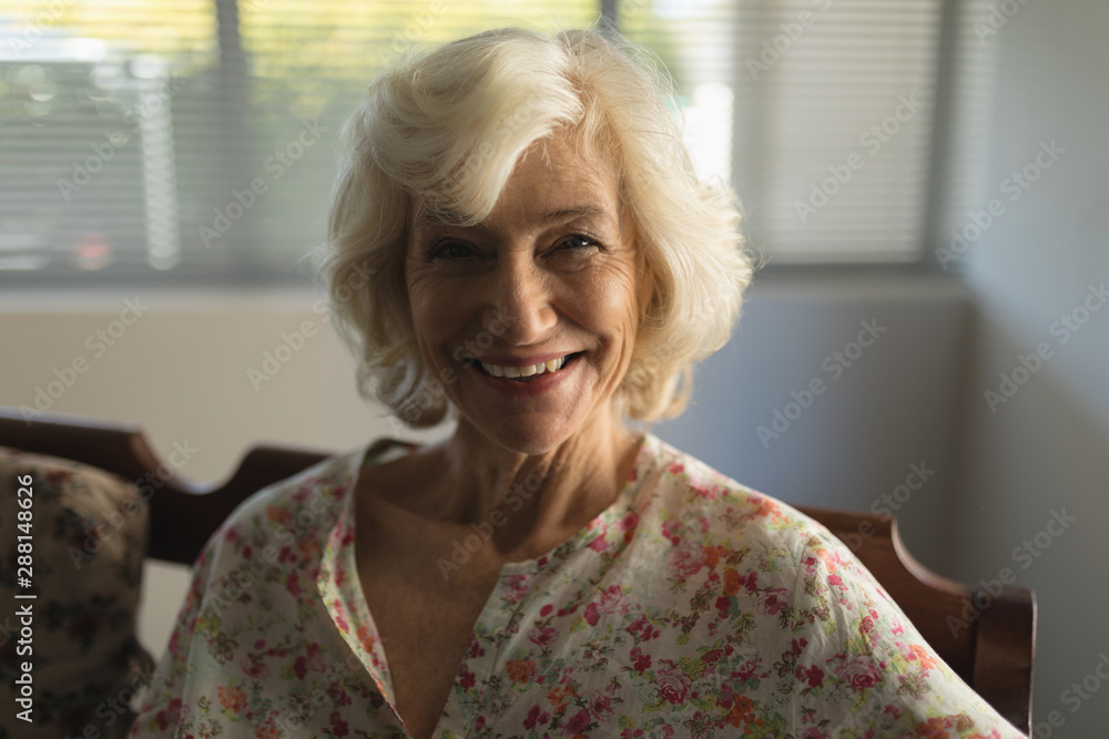 © WavebreakMediaMicro - Senior woman relaxing in living room at home © WavebreakMediaMicro - Senior woman relaxing in living room at home