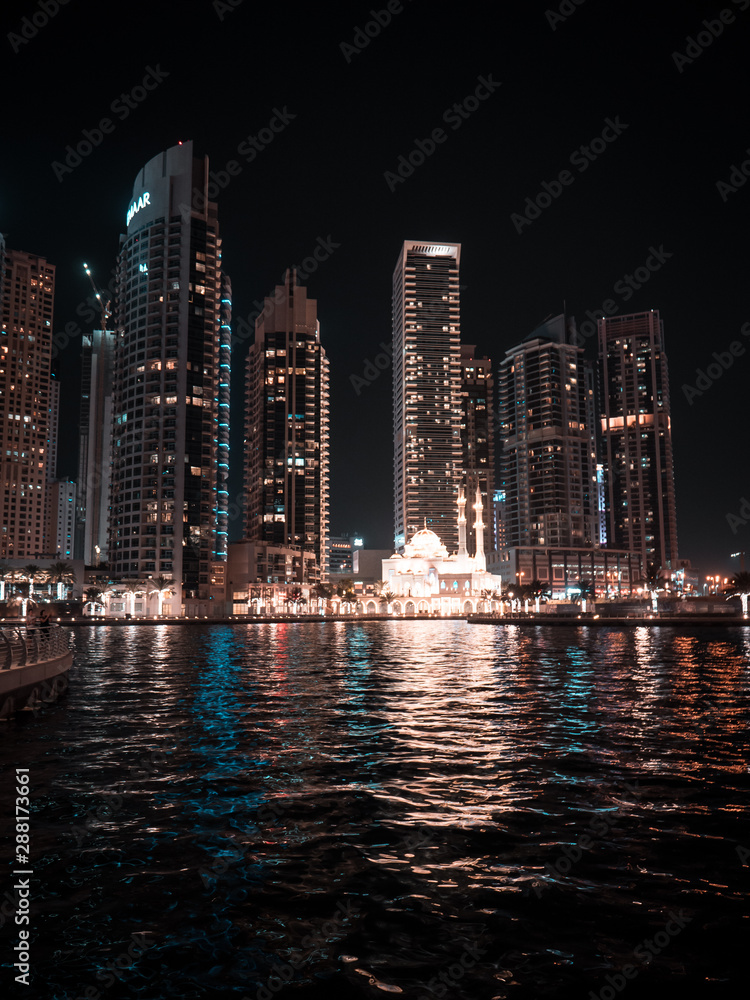 Obraz premium Skyscrapers of Dubai Marina at night