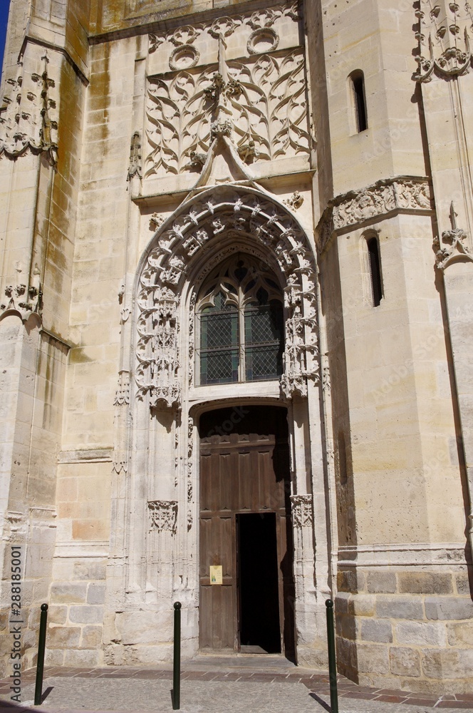 Porte de l'église de Dreux