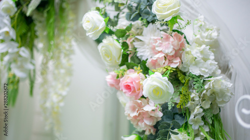 White wedding flowers and wedding decorations