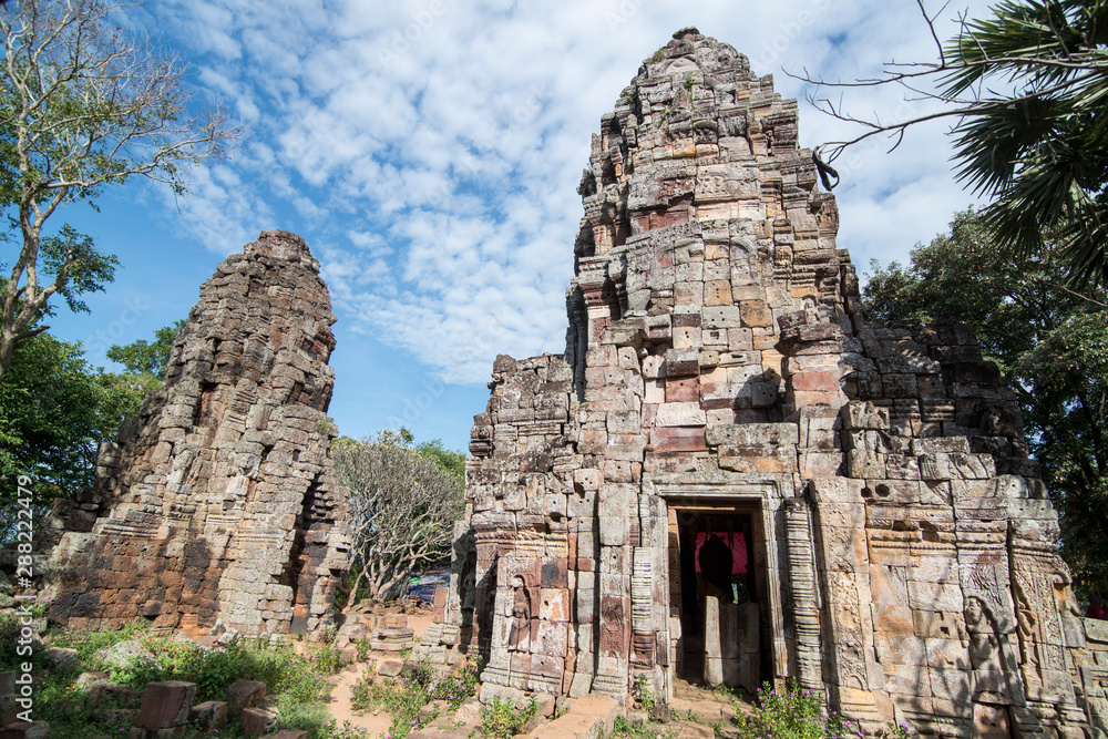 Fototapeta premium CAMBODIA BATTAMBANG WAT BANAN TEMPLE