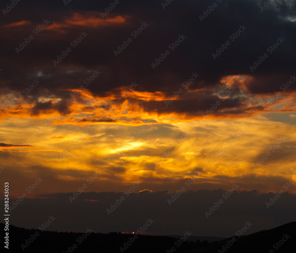 Fototapeta premium Fire in the sky - sunset
