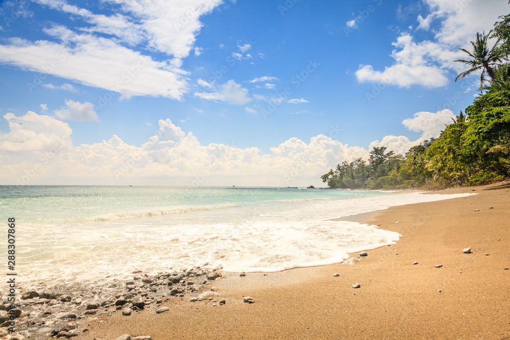 Fototapeta premium Pusta plaża w Kostaryce