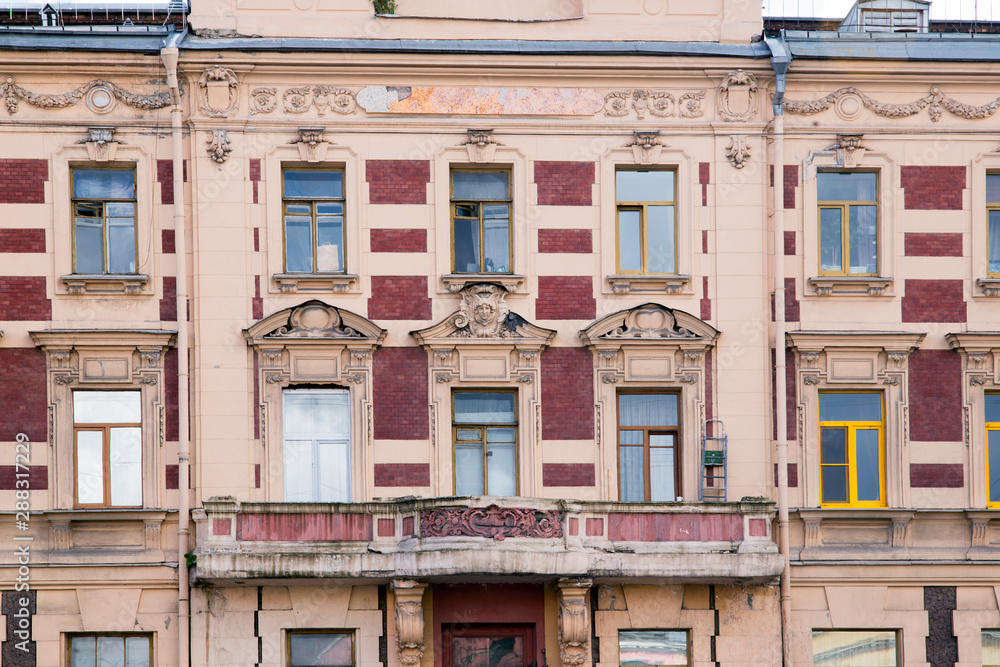 Obraz premium windows and details on an exterior of the building.