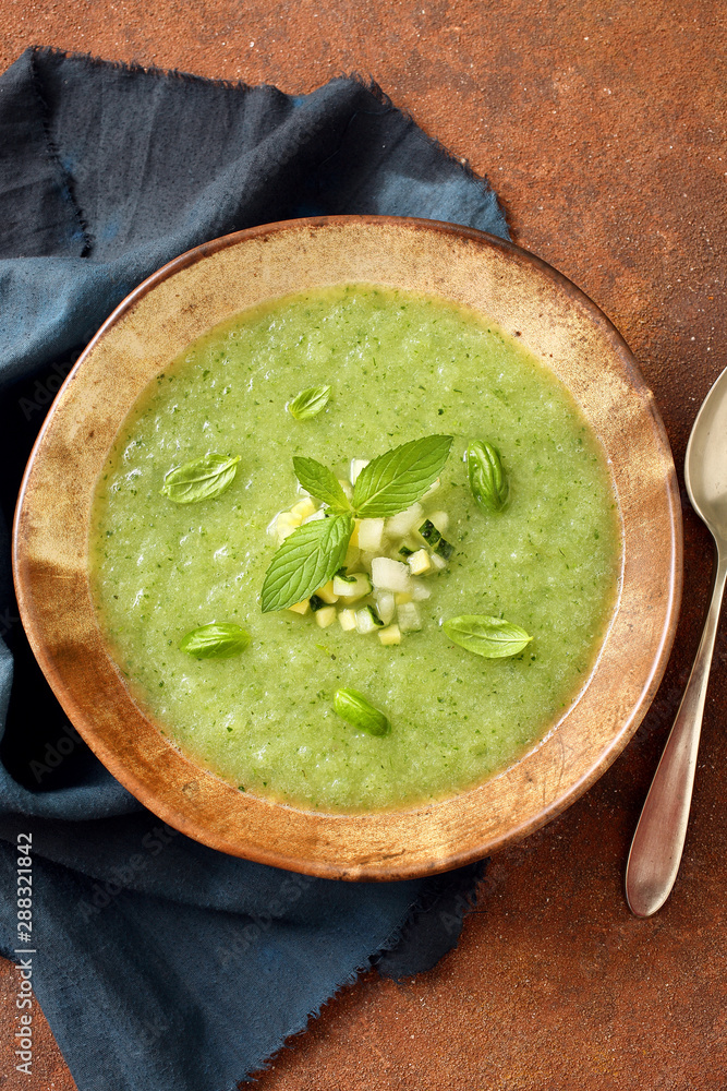 zuppa crema verde on frutta e verdura zuppa crema verde on frutta e verdura
