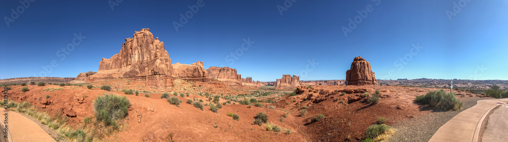 La Sal Mountains viewpoint, panoramic view of Arches National Park