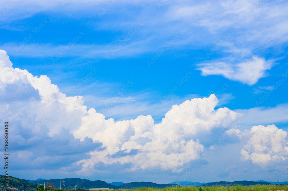 入道雲と山並み 入道雲と山並み